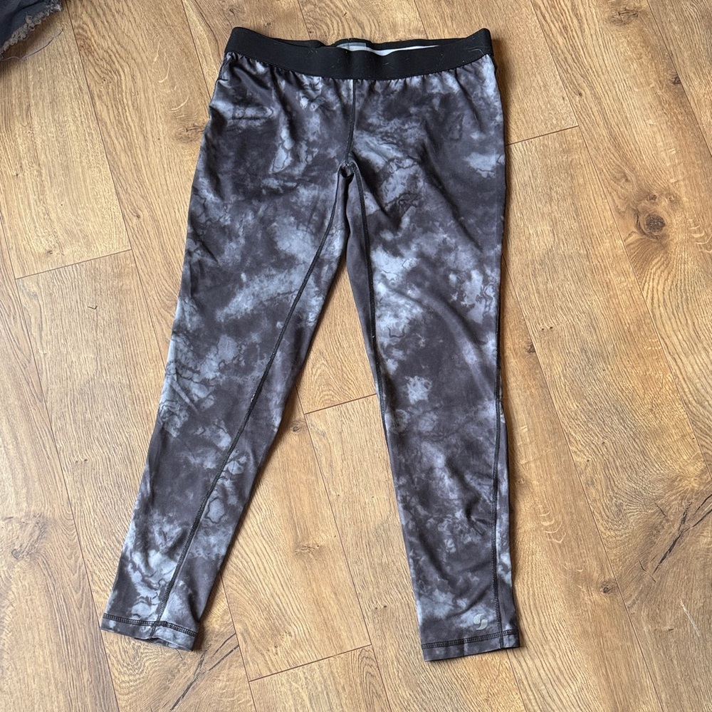 Stylish Black and Gray Leggings